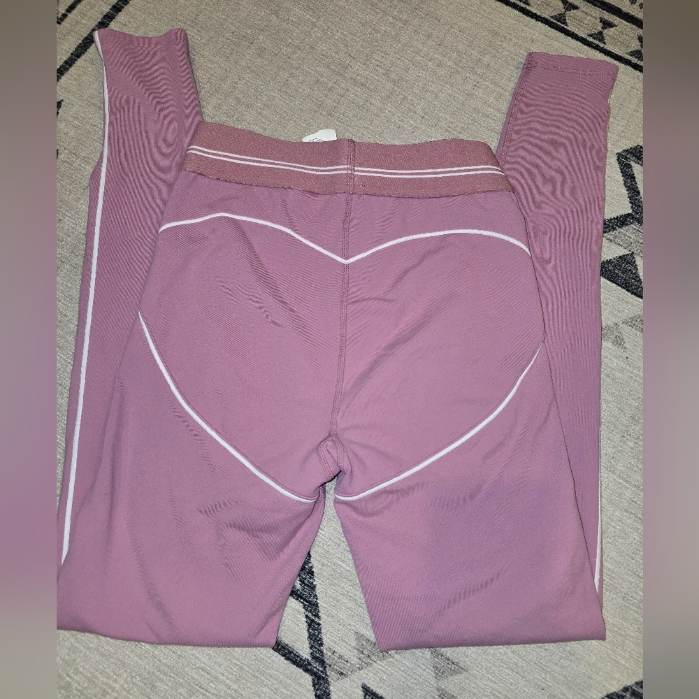 Alo Yoga Airbrush High-Waist Heart Throb Legging Pink Wild Rose/White Small $134 - Picture 11 of 12